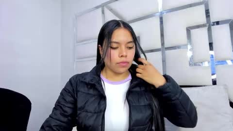 Snapshot of zoeswanx chatting on October 27, 12:44 pm ZoeSwam online show from October 27, 12:44 pm