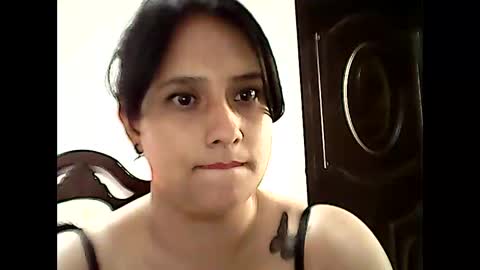 zoethass online show from April 22, 3:53 pm