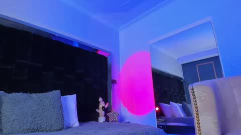 Snapshot of zoevidal_ chatting on March 7, 11:51 am zoevidal_ online show from March 7, 11:51 am