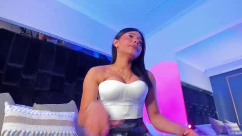 Snapshot of zoevidal_ chatting on March 2, 12:03 pm zoevidal_ online show from March 2, 12:03 pm