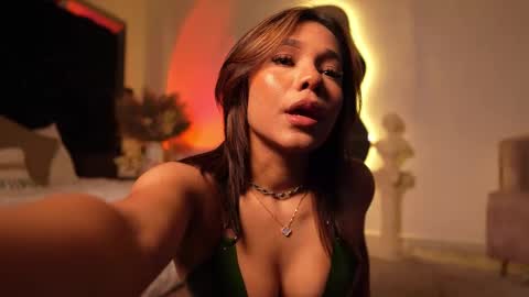 Snapshot of zoevidal_ chatting on October 9, 12:20 pm zoevidal_ online show from October 9, 12:20 pm