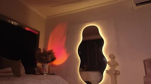 Snapshot of zoevidal_ chatting on October 23, 12:11 pm zoevidal_ online show from October 23, 12:11 pm