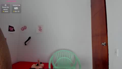 Snapshot of zoey_donovan_ chatting on September 15, 10:39 pm Zoe online show from September 15, 10:39 pm