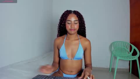 Snapshot of zoey_donovan_ chatting on October 2, 8:36 pm Zoe online show from October 2, 8:36 pm