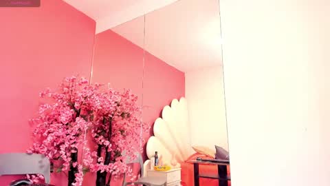 Snapshot of zoey_donovan_ chatting on March 12, 7:47 pm Zoe online show from March 12, 7:47 pm