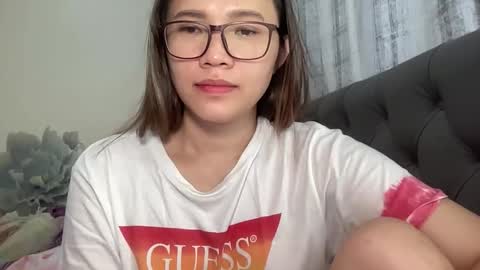 zoey_foryou online show from December 4, 2:03 am