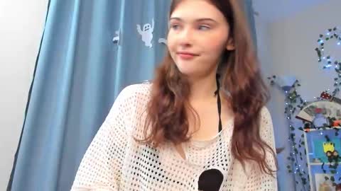 Snapshot of zoey_lane chatting on October 28, 3:56 am Zoey Lane online show from October 28, 3:56 am