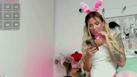 Snapshot of zoey_marye chatting on October 31, 3:38 pm Zoey online show from October 31, 3:38 pm