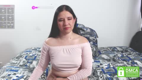 Snapshot of zohe_ chatting on January 22, 12:17 pm zohe online show from January 22, 12:17 pm