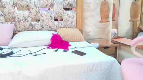 zoley  online show from January 13, 3:01 am