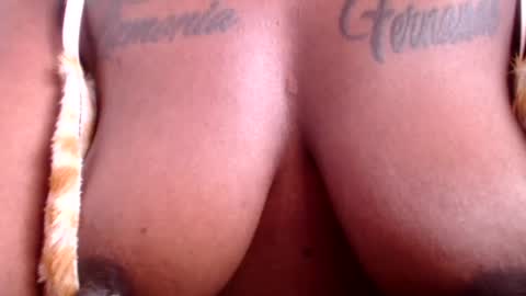 Zooe online show from May 14, 6:47 pm
