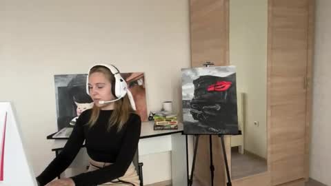 Hi Im Peggy 18 years old online show from September 10, 1:44 pm