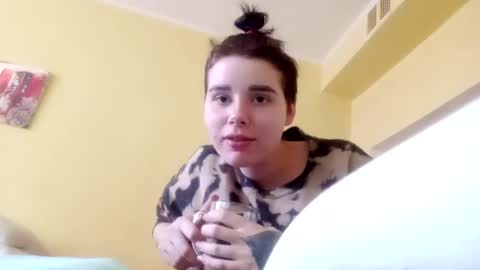 zuhra25 online show from March 7, 2:45 pm