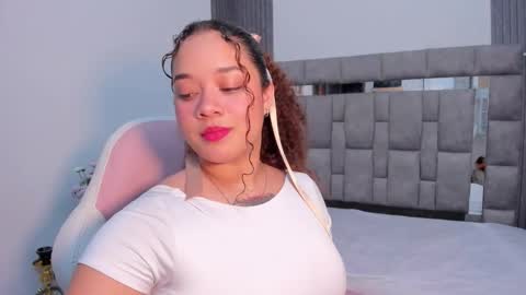 Zuly  online show from November 17, 7:03 pm