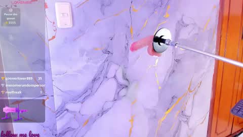 Snapshot of zyle_boobs_ chatting on September 17, 12:47 pm ZYLE online show from September 17, 12:47 pm