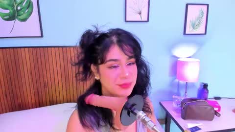 Snapshot of zyle_boobs_ chatting on October 30, 1:01 pm ZYLE online show from October 30, 1:01 pm