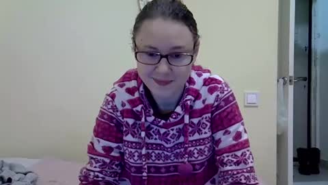Zyuhre online show from December 14, 2:00 am
