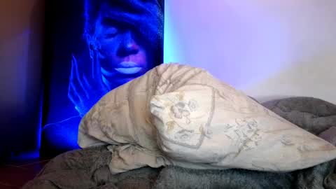 zzarraaa online show from April 15, 6:08 pm