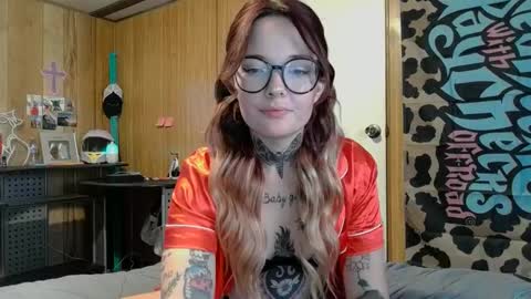 Snapshot of zzgrace chatting on October 6, 3:29 pm Gracie online show from October 6, 3:29 pm