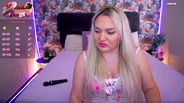 MissyMartinez online show from February 3, 8:19 am