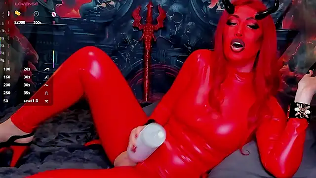 Snapshot of EvaDominatrix chatting on October 12, 7:49 pm EvaDominatrix online show from October 12, 7:49 pm