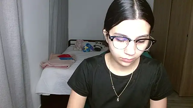 mia  lopez  online show from November 8, 3:22 am