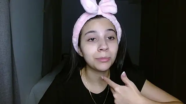 mia  lopez  online show from November 13, 4:11 am