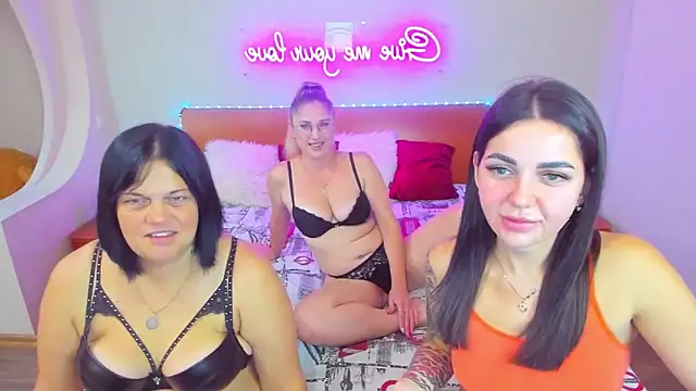 CrazyMilanka online show from September 9, 8:14 am