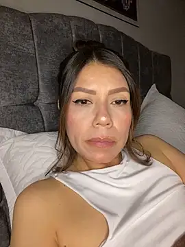 martina contreras online show from February 25, 8:02 am