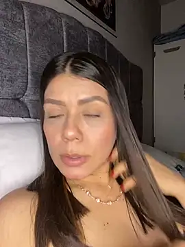 martina contreras online show from April 5, 3:05 am