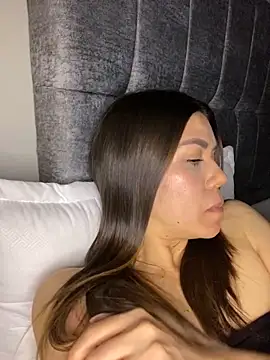 martina contreras online show from October 25, 8:11 am