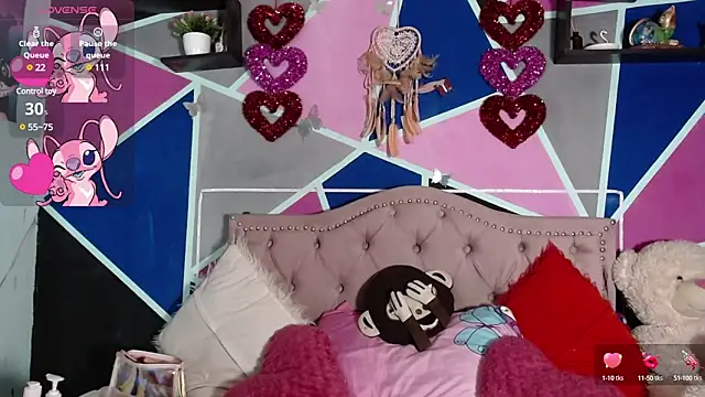 Mia queen 21 online show from December 2, 9:32 am