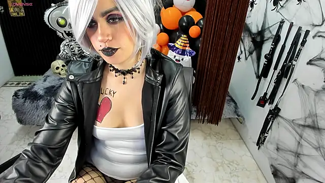 Snapshot of criss_21_ chatting on October 28, 8:35 pm criss 21 online show from October 28, 8:35 pm