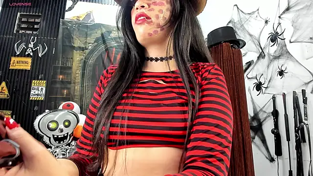 Snapshot of criss_21_ chatting on October 29, 8:44 pm criss 21 online show from October 29, 8:44 pm