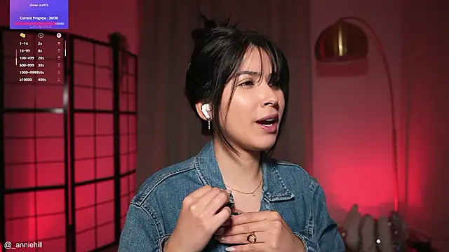 anniehillofficial online show from February 7, 9:18 pm