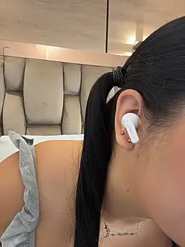 im mou  online show from March 20, 1:05 pm