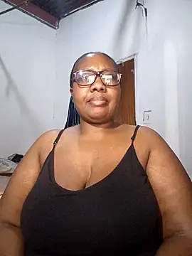 Snapshot of YELLOW_BONE chatting on September 26, 12:52 am YELLOW BONE online show from September 26, 12:52 am