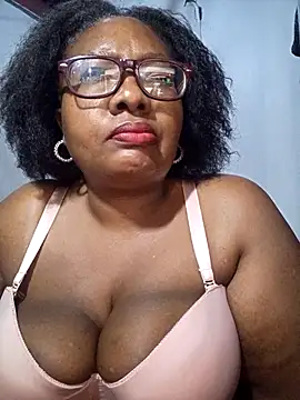 Snapshot of YELLOW_BONE chatting on October 24, 8:49 pm YELLOW BONE online show from October 24, 8:49 pm