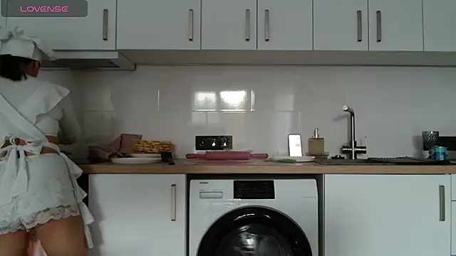 Snapshot of secret_library chatting on October 2, 12:21 pm secret library online show from October 2, 12:21 pm