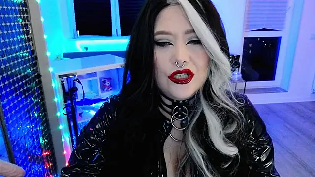 wickedxqueen online show from March 22, 9:21 pm