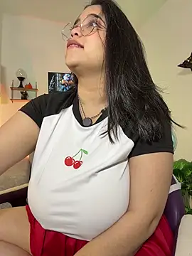 Snapshot of tati_reyess chatting on October 12, 1:24 pm tati reyess online show from October 12, 1:24 pm