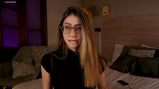 Snapshot of lua_ferch__ chatting on October 25, 1:19 pm lua ferch   online show from October 25, 1:19 pm