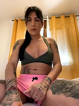 Snapshot of missdirtyhot_ chatting on October 8, 9:02 am missdirtyhot online show from October 8, 9:02 am