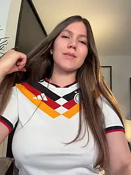 AmelieLaurent  online show from July 14, 2:38 am
