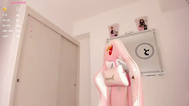 mia yourmommy online show from October 3, 9:42 pm