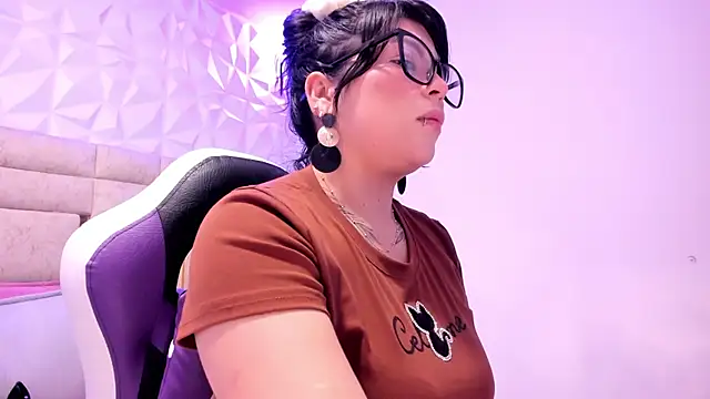 PauletteJ online show from March 20, 11:37 am