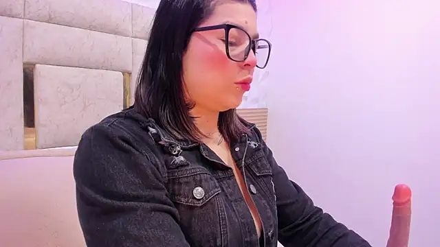 PauletteJ online show from October 23, 12:00 pm