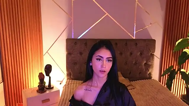 Coralinnee  online show from July 23, 3:15 am