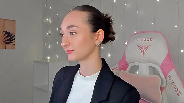 Kelly Powell online show from February 16, 12:38 pm