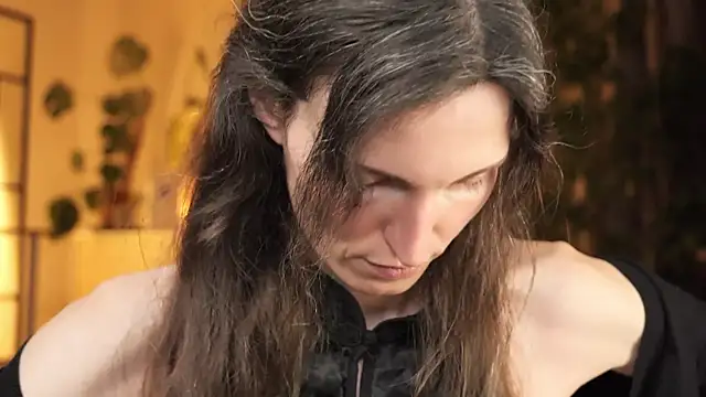 yulladao online show from November 22, 5:15 pm